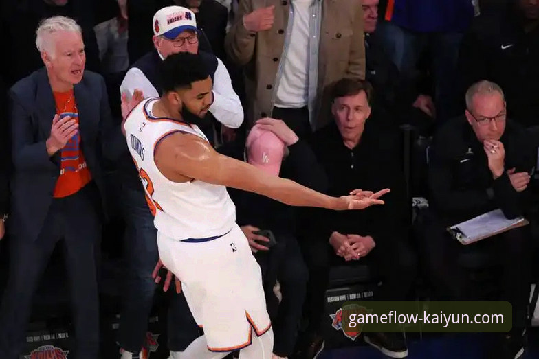 NBA季后赛最新动态：尼克斯队史得分纪录背后，KAIYUN官方网站评测带来深度观赛视角